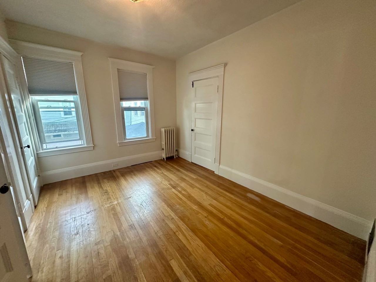 80 Fairbanks St - Photo 7 of 18