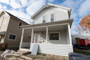 featured image of 38 Baxter St #UPPER