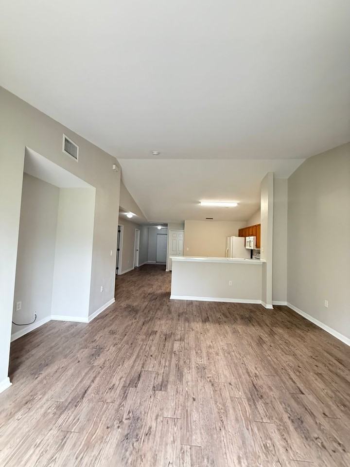 872 Eisenhower Blvd - Photo 7 of 12