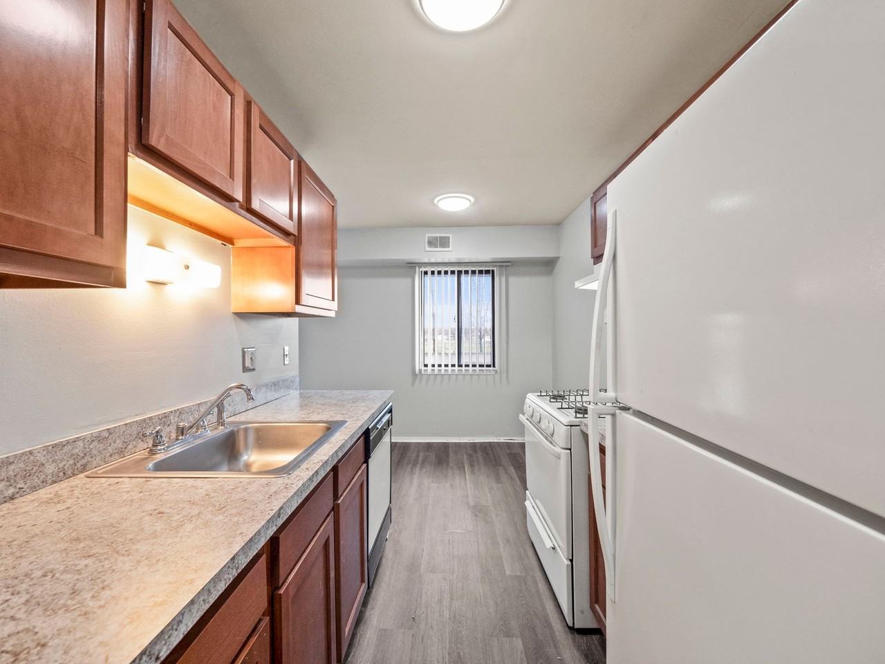 Glenwood Apartments - Photo 4 of 34