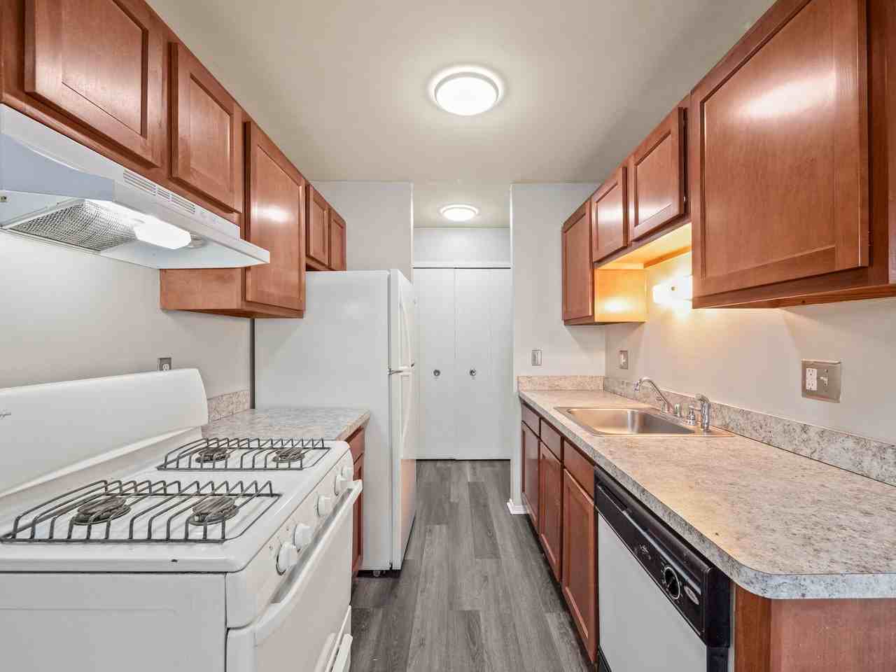 Glenwood Apartments - Photo 5 of 34