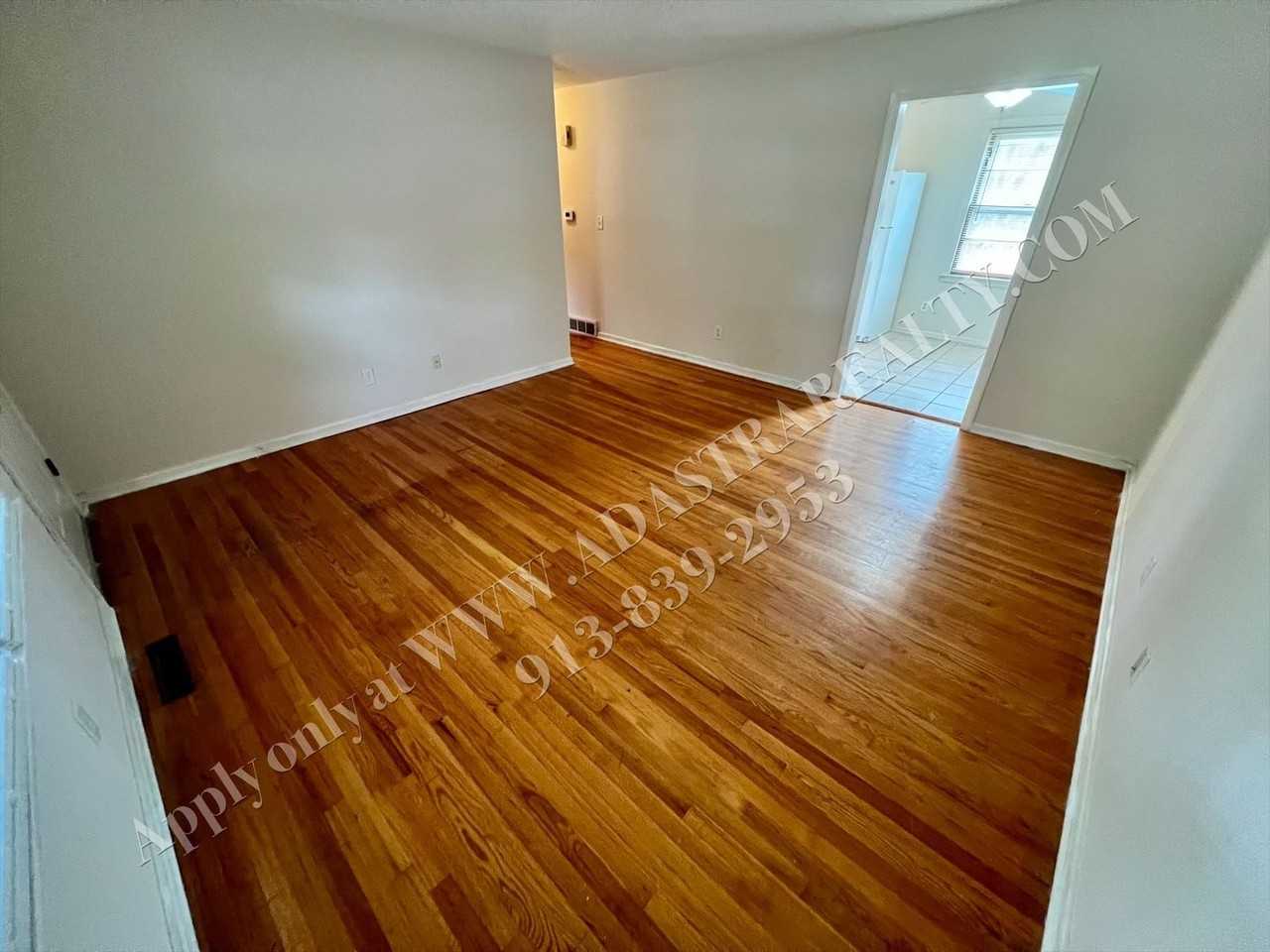 727 North Chestnut Street - Photo 2 of 19