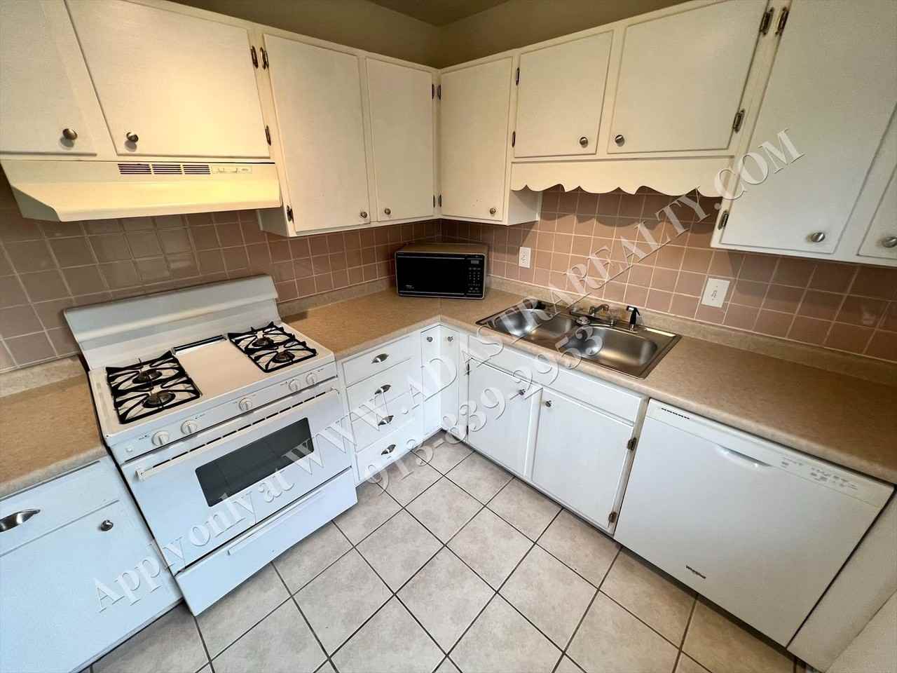 727 North Chestnut Street - Photo 6 of 19