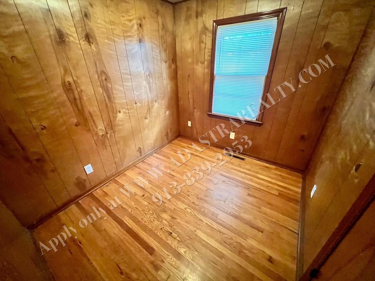 727 North Chestnut Street - Photo 7 of 19