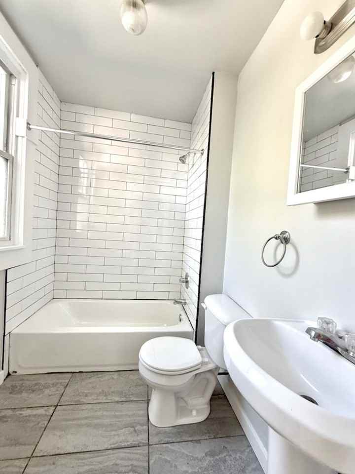 3648 Brooks Ave - Photo 3 of 10