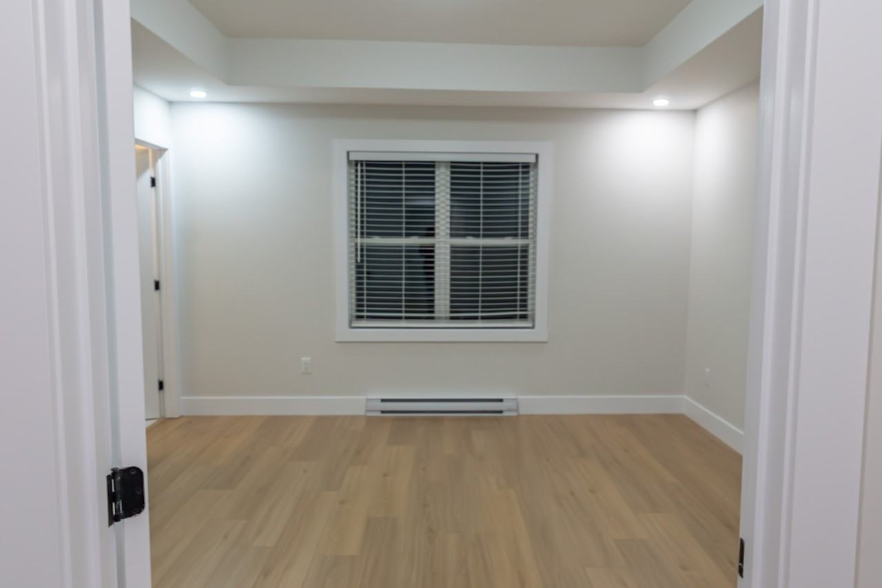 123 Colonial Crescent #1 - Photo 2 of 9