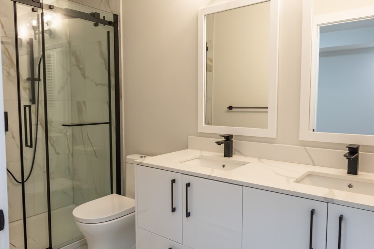 123 Colonial Crescent #1 - Photo 5 of 9