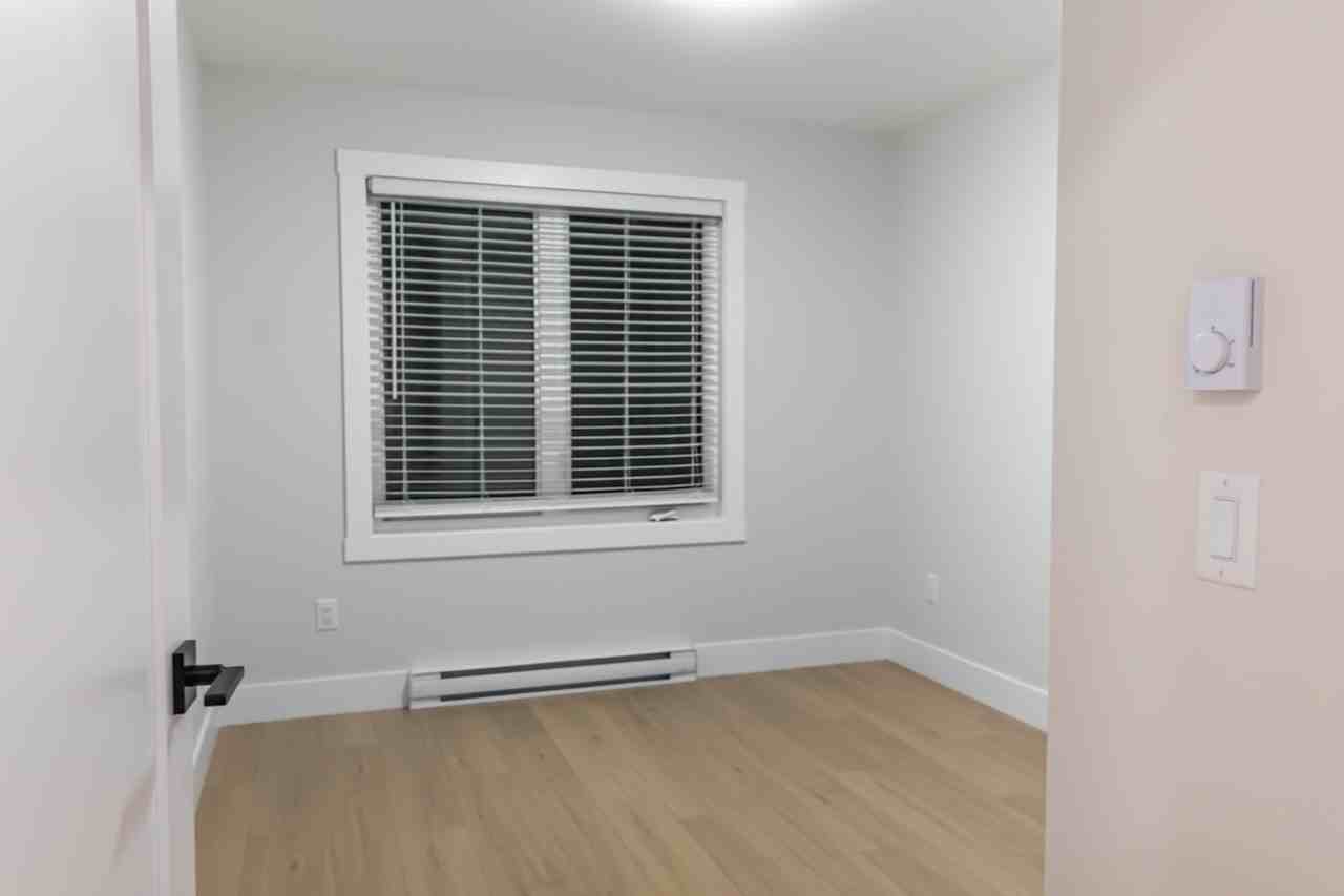 123 Colonial Crescent #1 - Photo 6 of 9