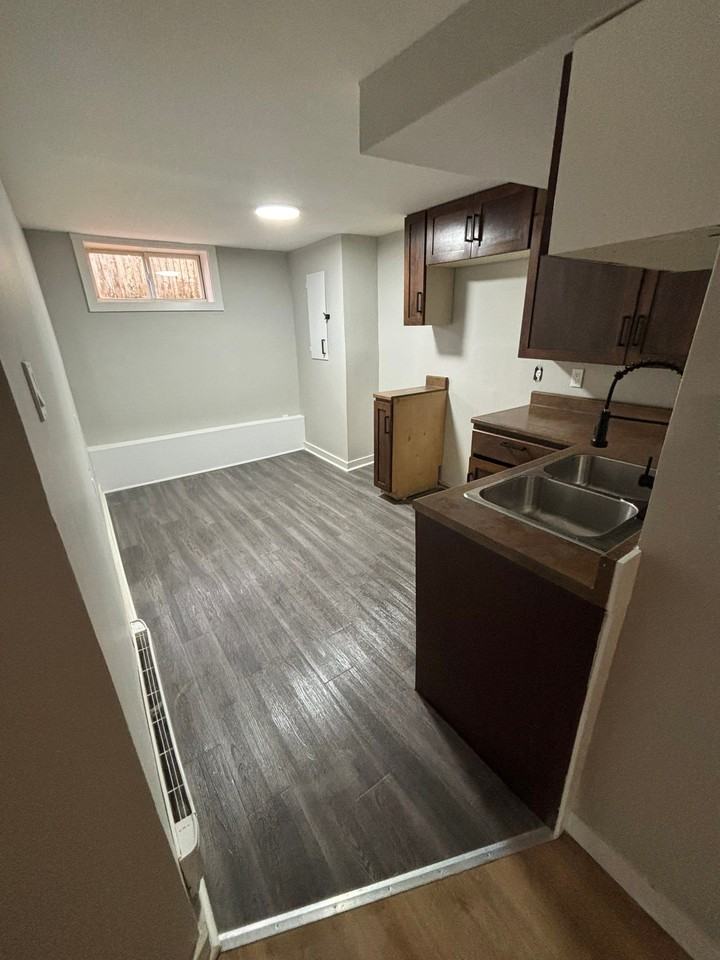 36A 3-36a Victoria #3 - Photo 2 of 10