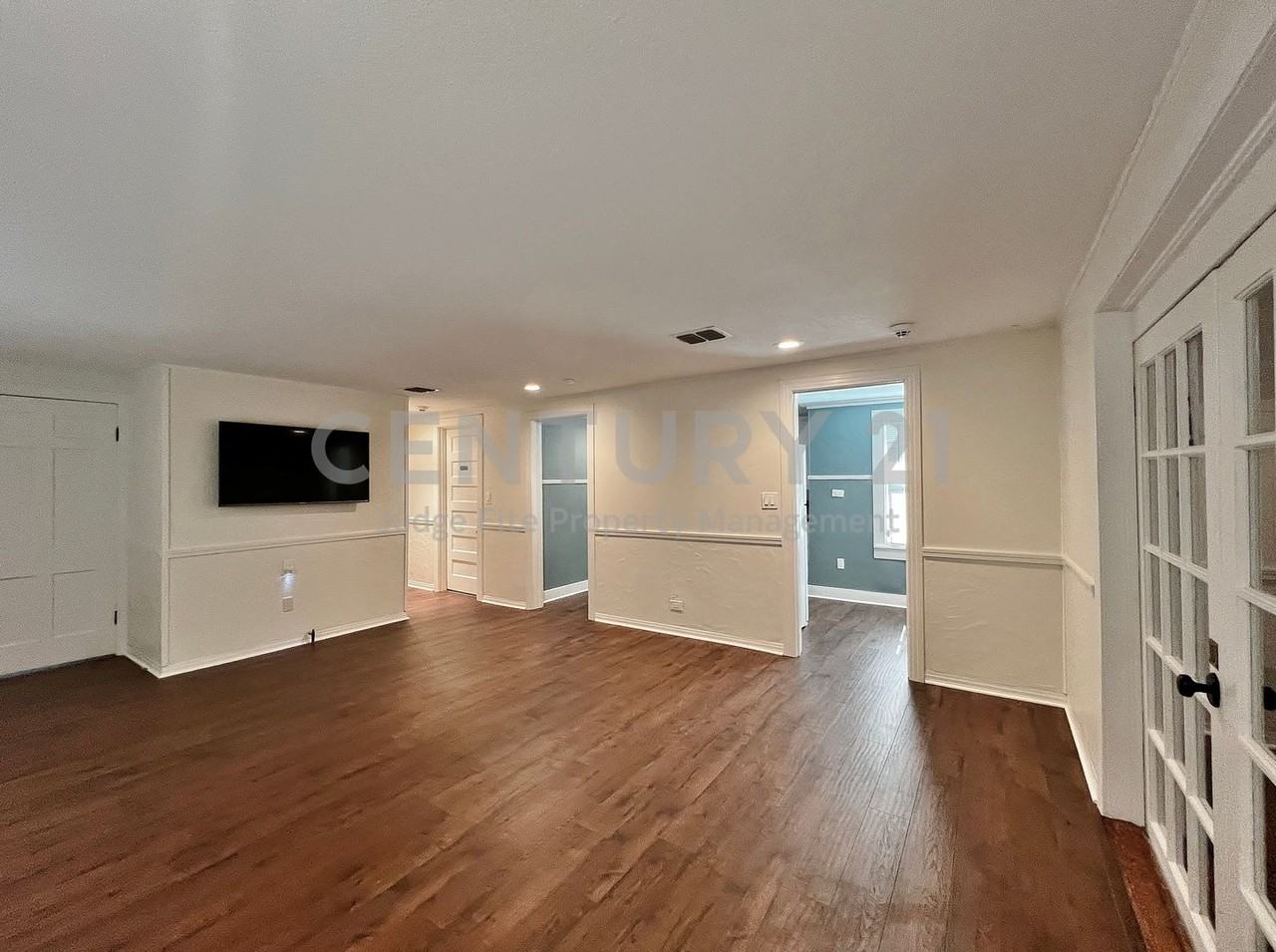 713 Spring St - Photo 4 of 19