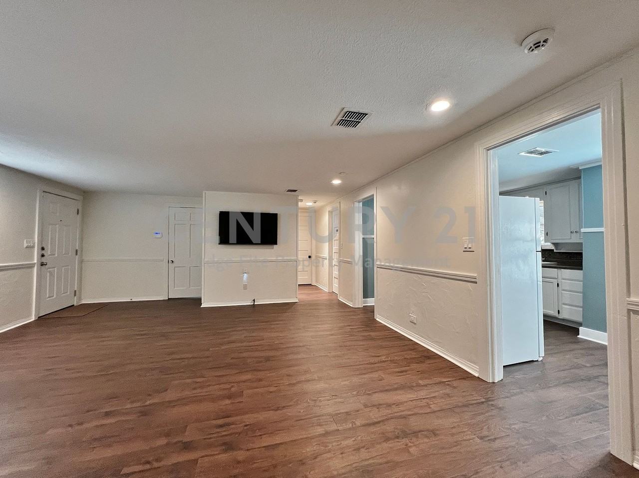 713 Spring St - Photo 5 of 19