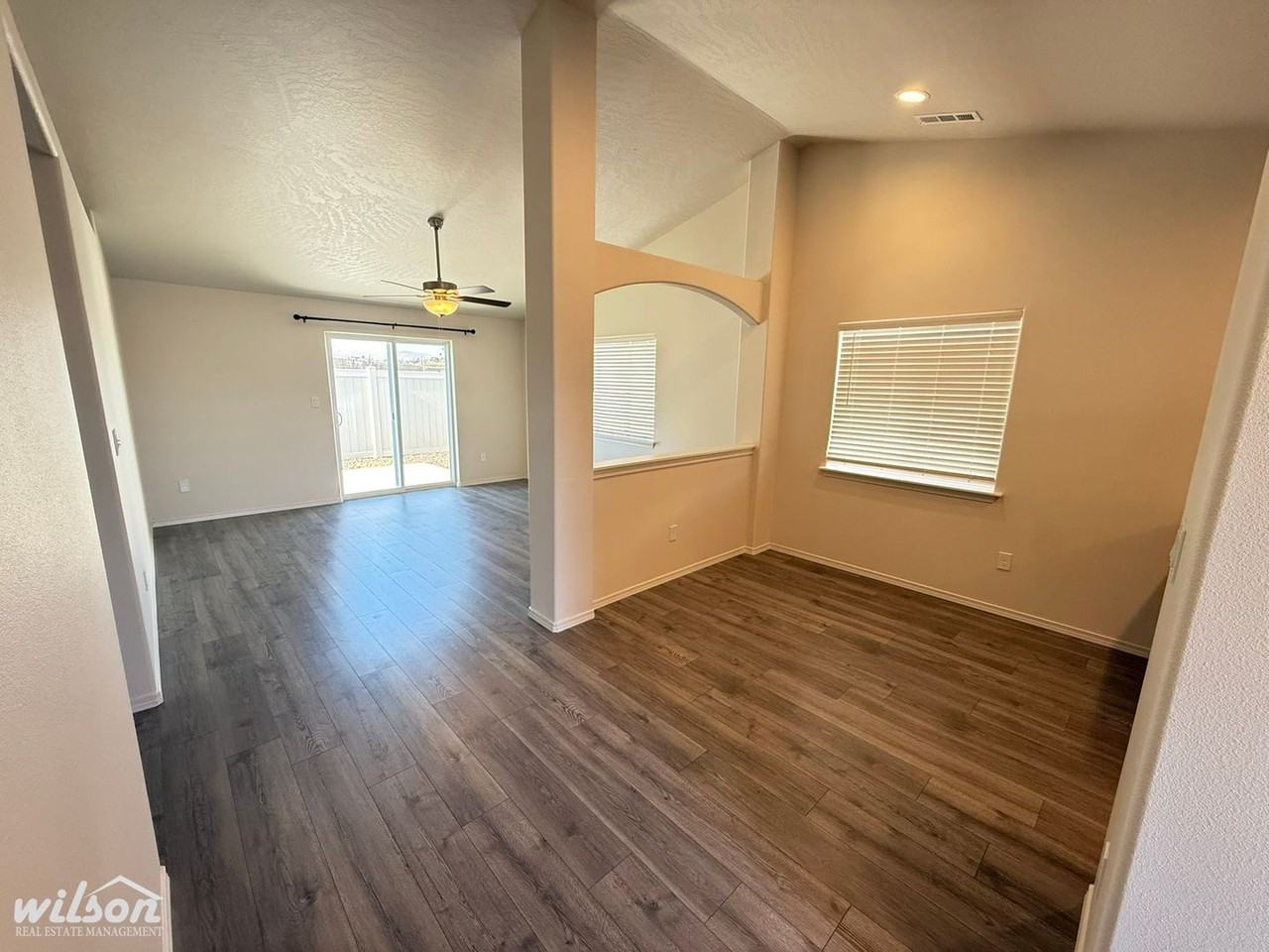 2004 S 62nd Ave - Photo 2 of 18