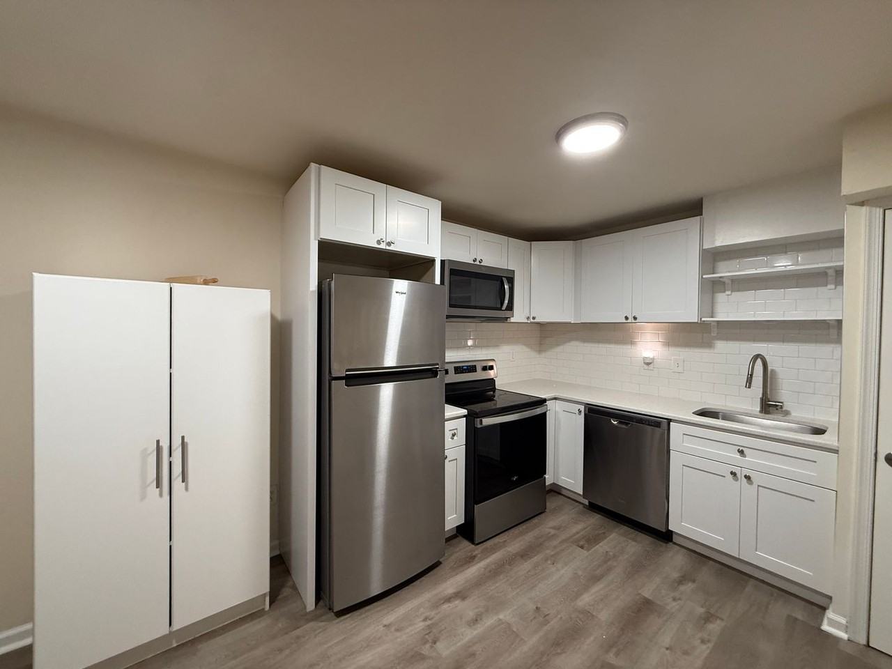 Modern New Luxury Temple Apartments - Photo 7 of 23