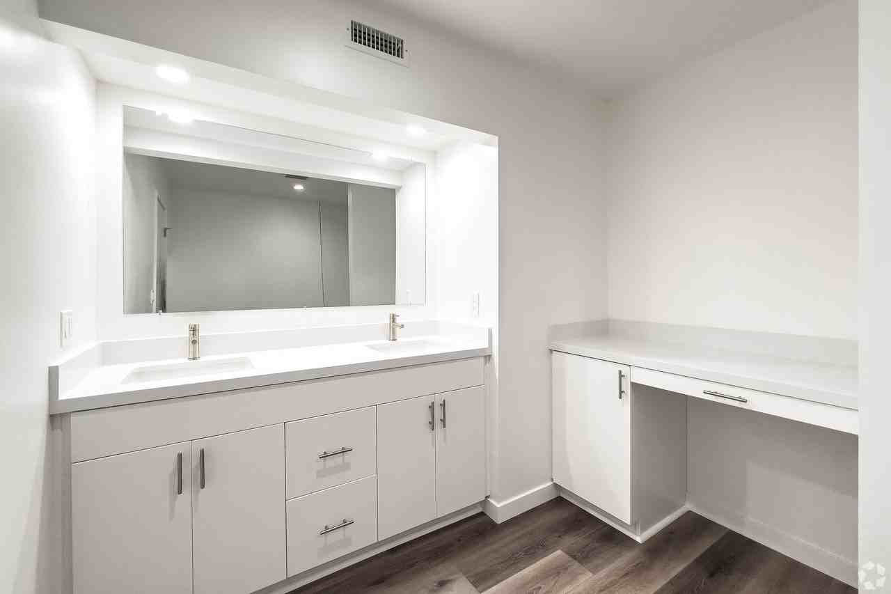 4th Avenue Apartments - Photo 2 of 9