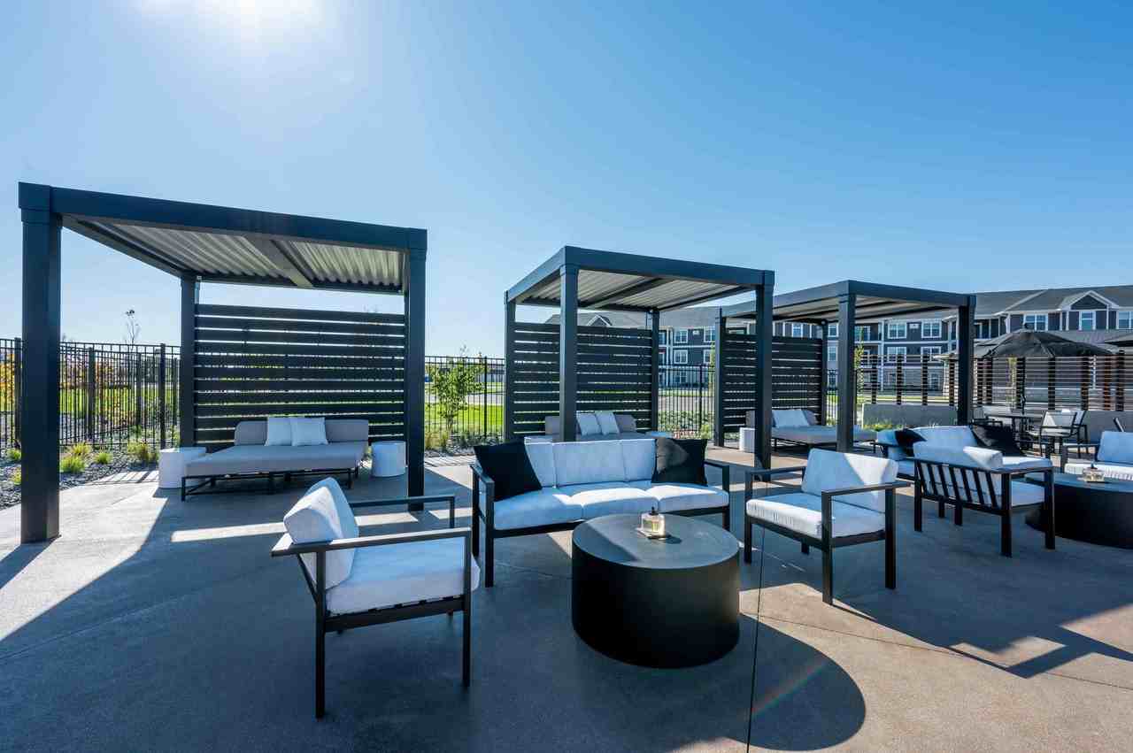 The W - Photo 6 of 28