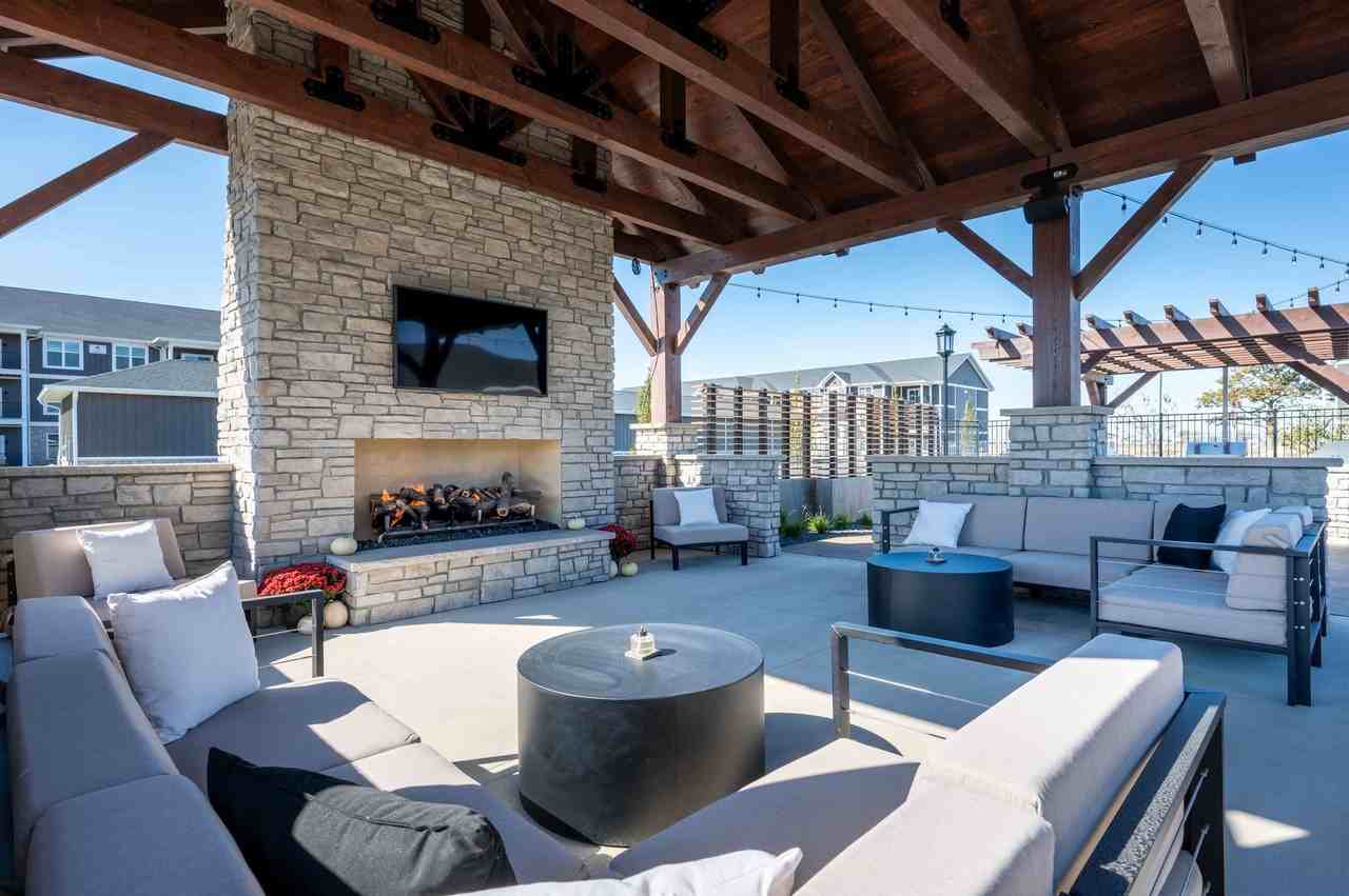 The W - Photo 7 of 28