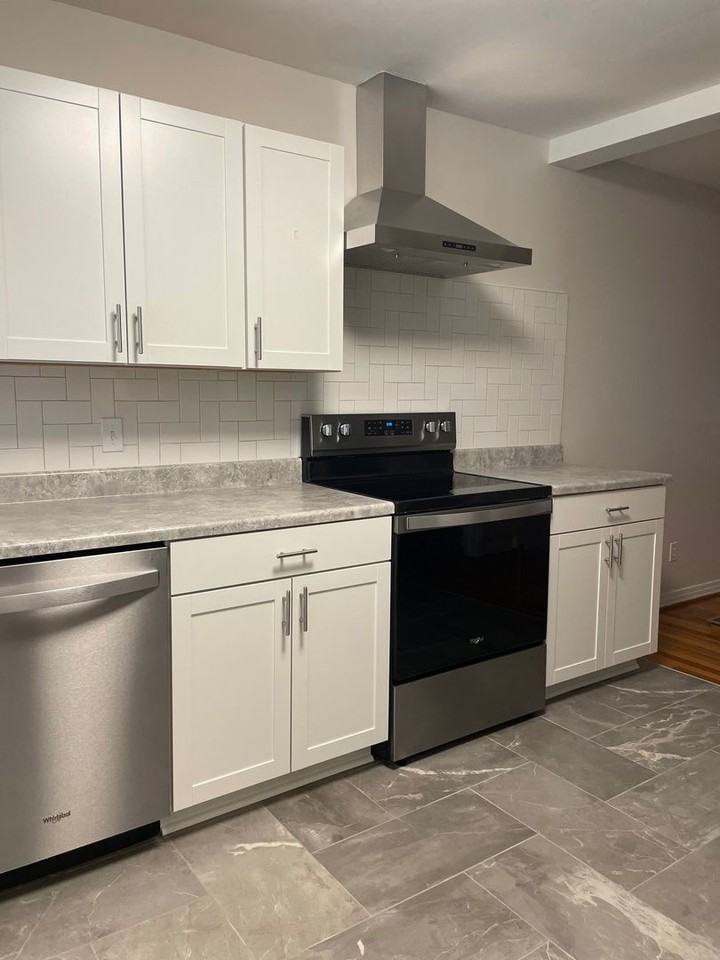 127 W Drake Ave - Photo 3 of 10