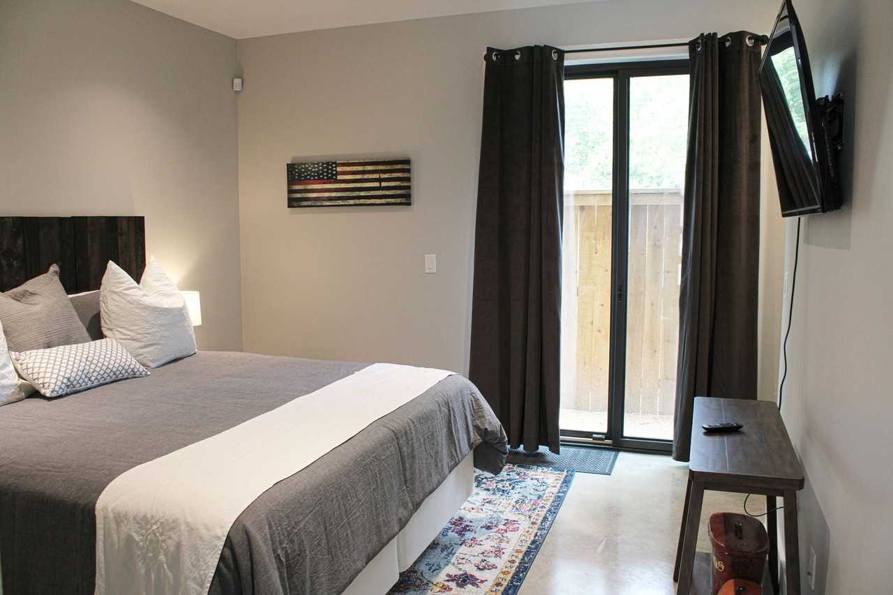 318 W Grayson St #304 - Photo 6 of 33