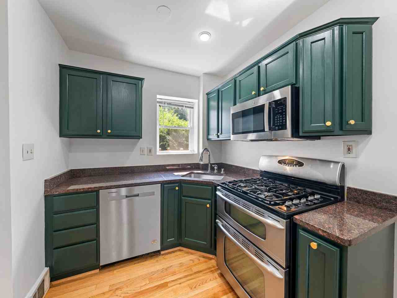 423 Mount Vernon Ave - Photo 4 of 32