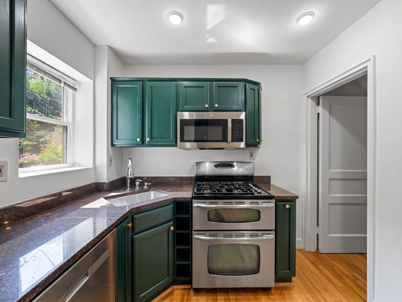 423 Mount Vernon Ave - Photo 6 of 32