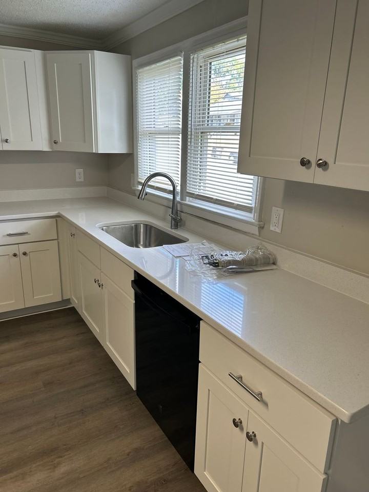 1234 1234 NE TWENTY-FOURTH STREET - Photo 5 of 17