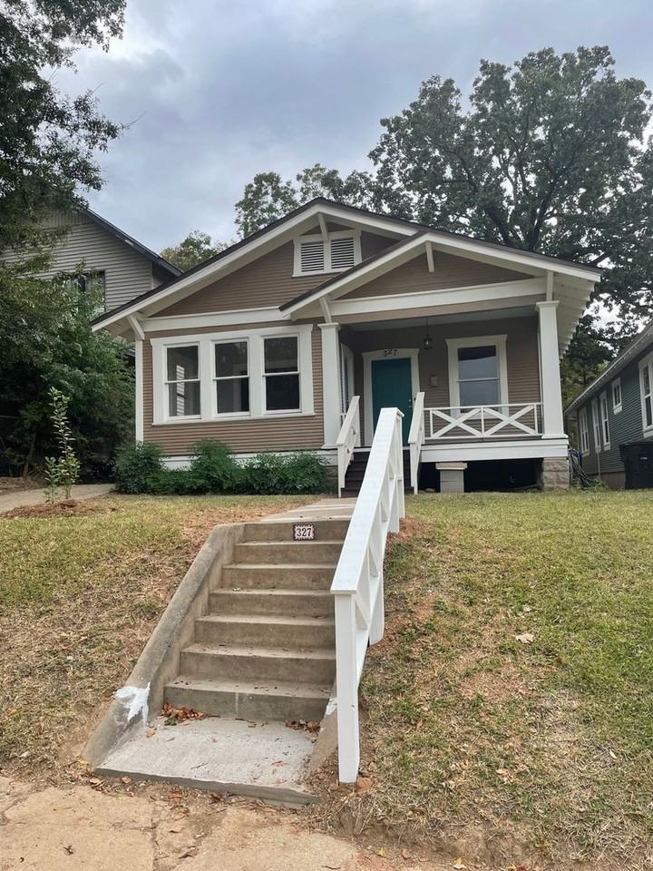 327 Wilkinson St - Photo 2 of 15