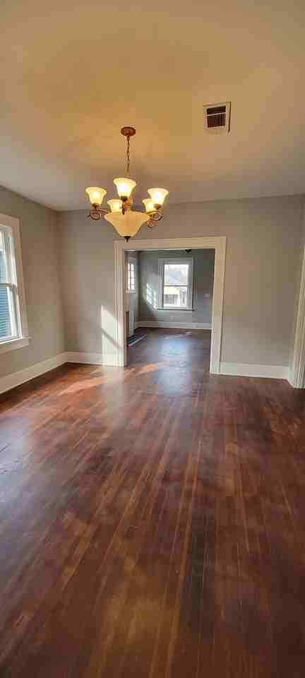 327 Wilkinson St - Photo 5 of 15