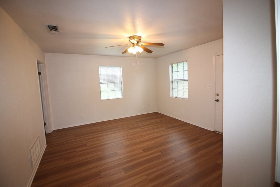 507 Edna St - Photo 7 of 10