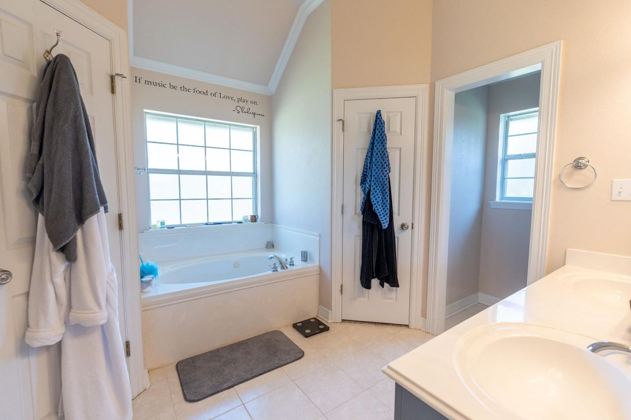 2509 Cole Cir - Photo 5 of 8