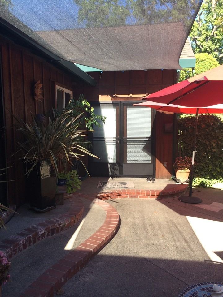 421 10th St - Photo 3 of 9