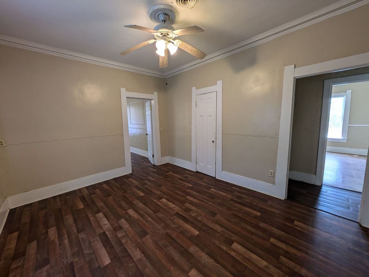 2229 Procter St - Photo 4 of 13