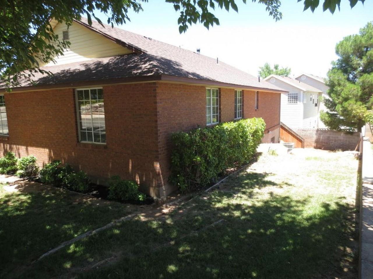 1025 Fort Pierce Drive - Photo 6 of 35