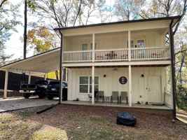 featured image of 165 Kentucky Cir