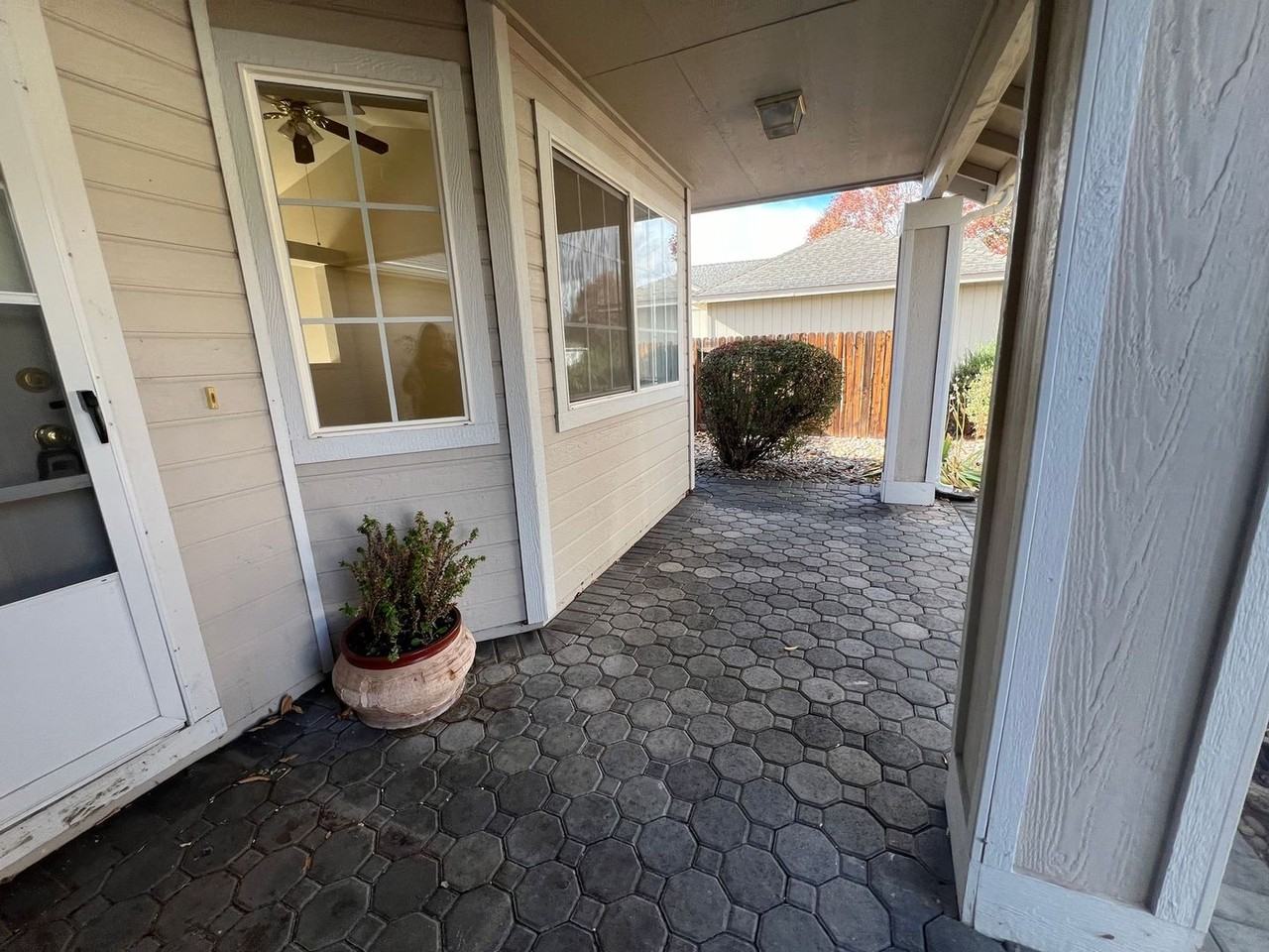 1325 Chichester Dr - Photo 4 of 18