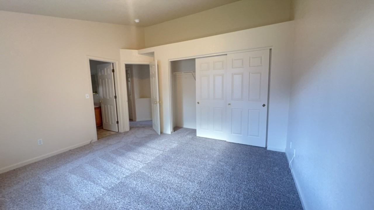 1325 Chichester Dr - Photo 5 of 18