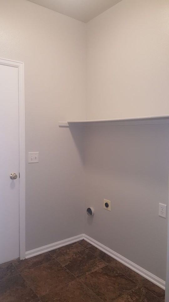 7783 Coffee Rd - Photo 2 of 12
