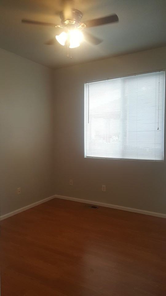7783 Coffee Rd - Photo 3 of 12