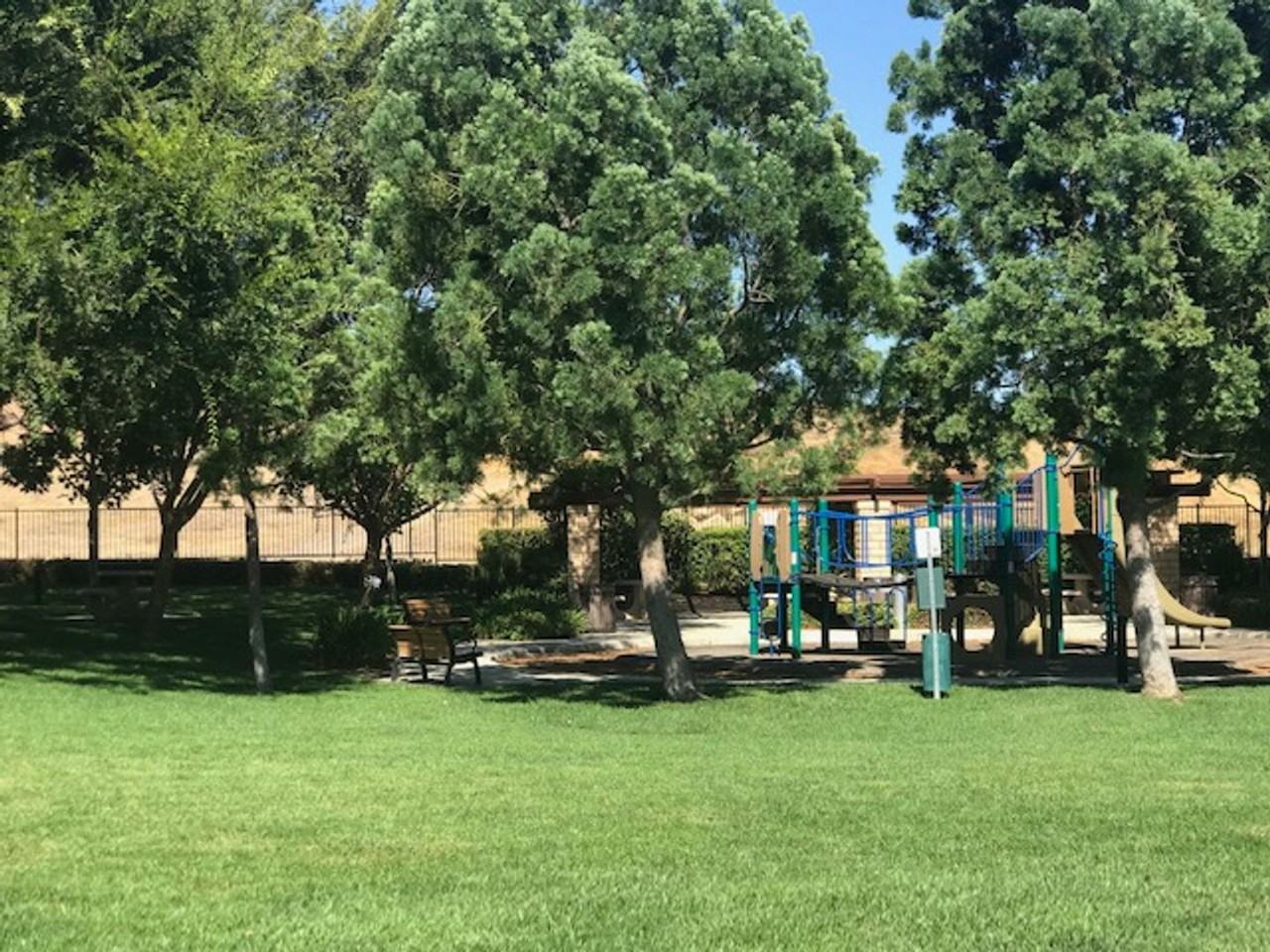 9788 Winterberry Dr - Photo 3 of 49