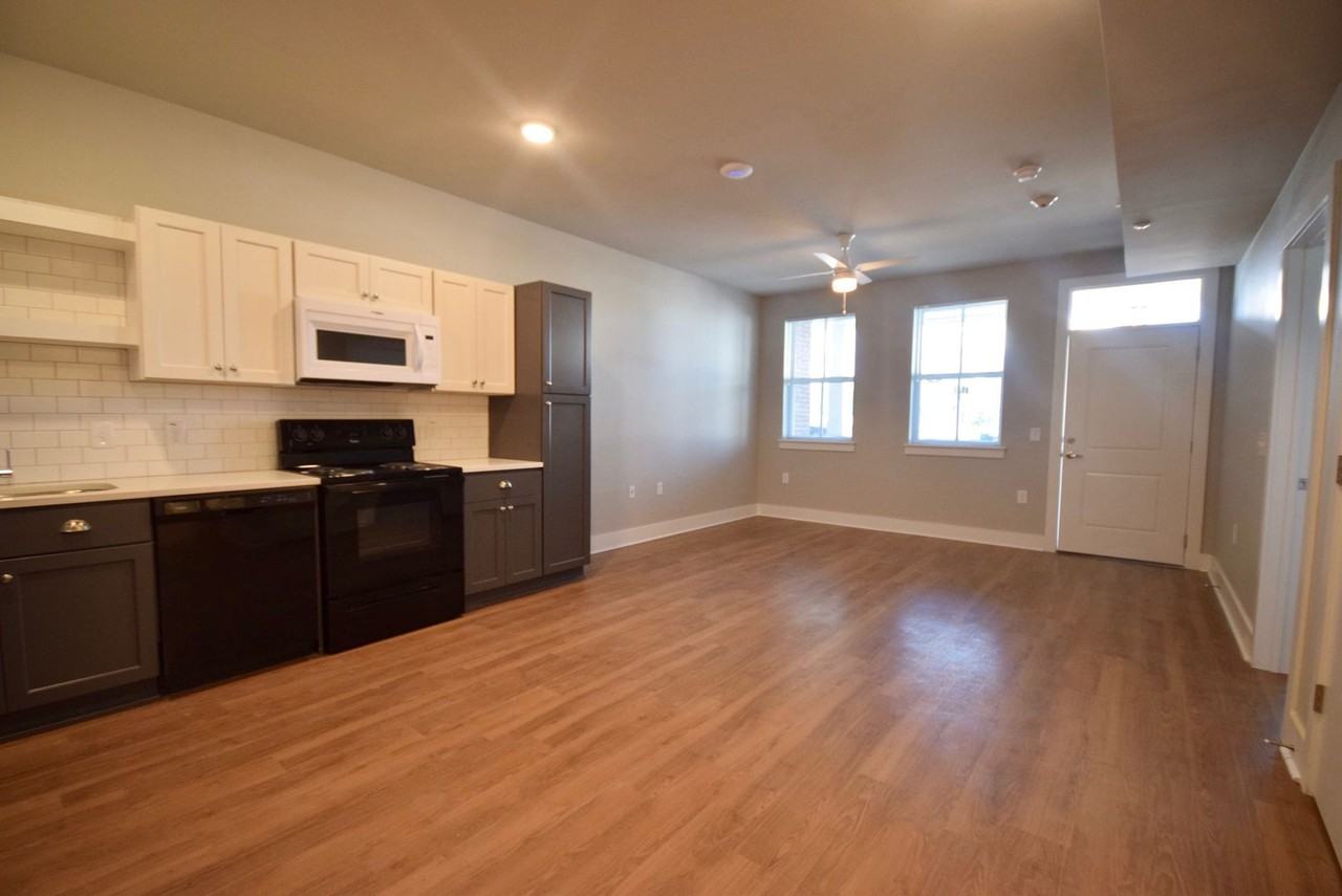 The Clayton on Scott - Photo 2 of 19