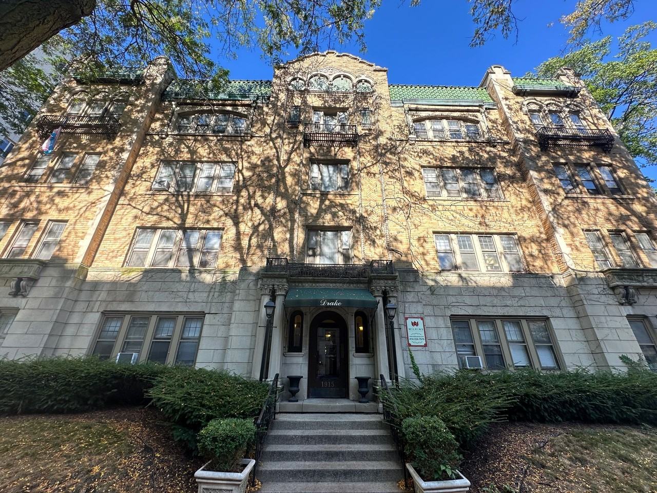 The Drake - Photo 5 of 50