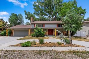 featured image of 9550 S Buttonwood Dr