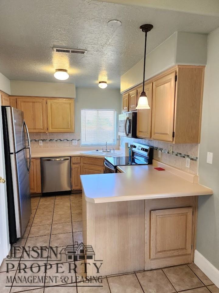 1585 W 1550 N - Photo 3 of 17