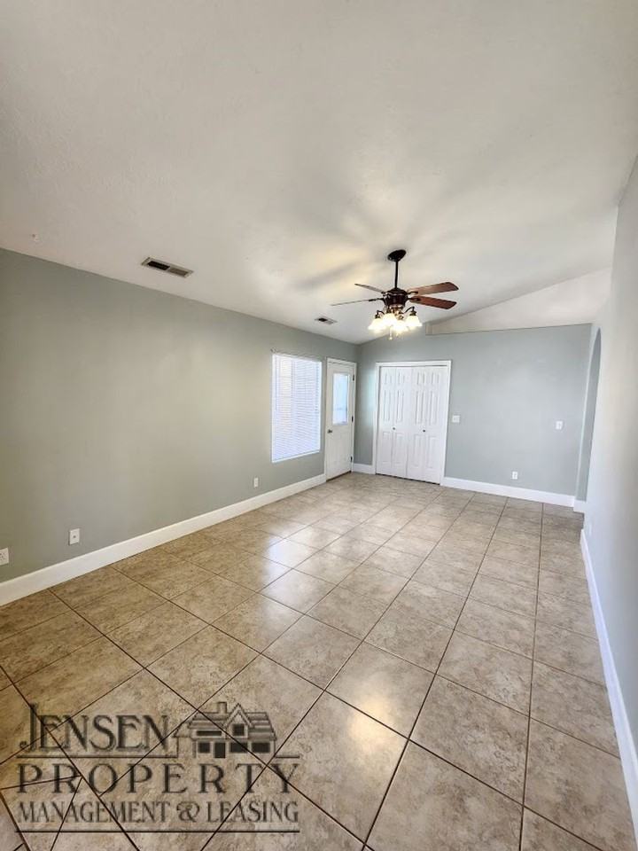 1585 W 1550 N - Photo 6 of 17