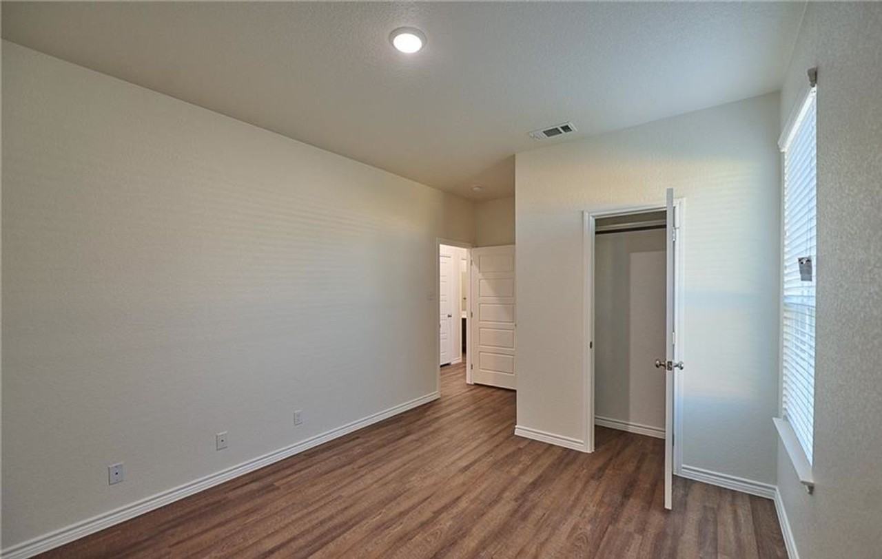 1106 Carlsberg Drive - Photo 6 of 21