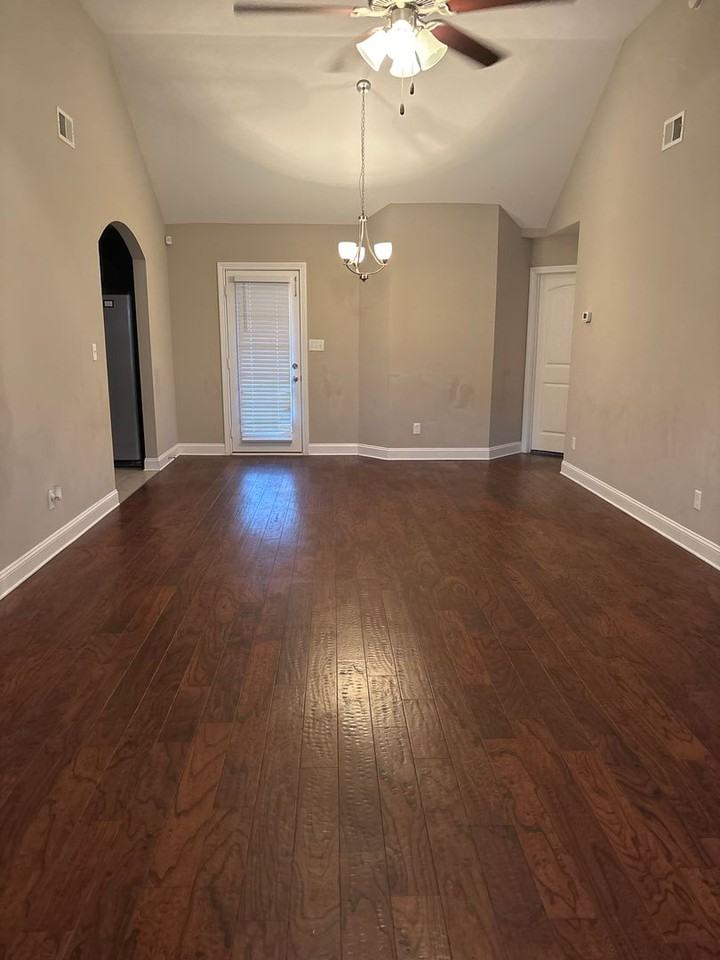 119 Ambridge St - Photo 3 of 12