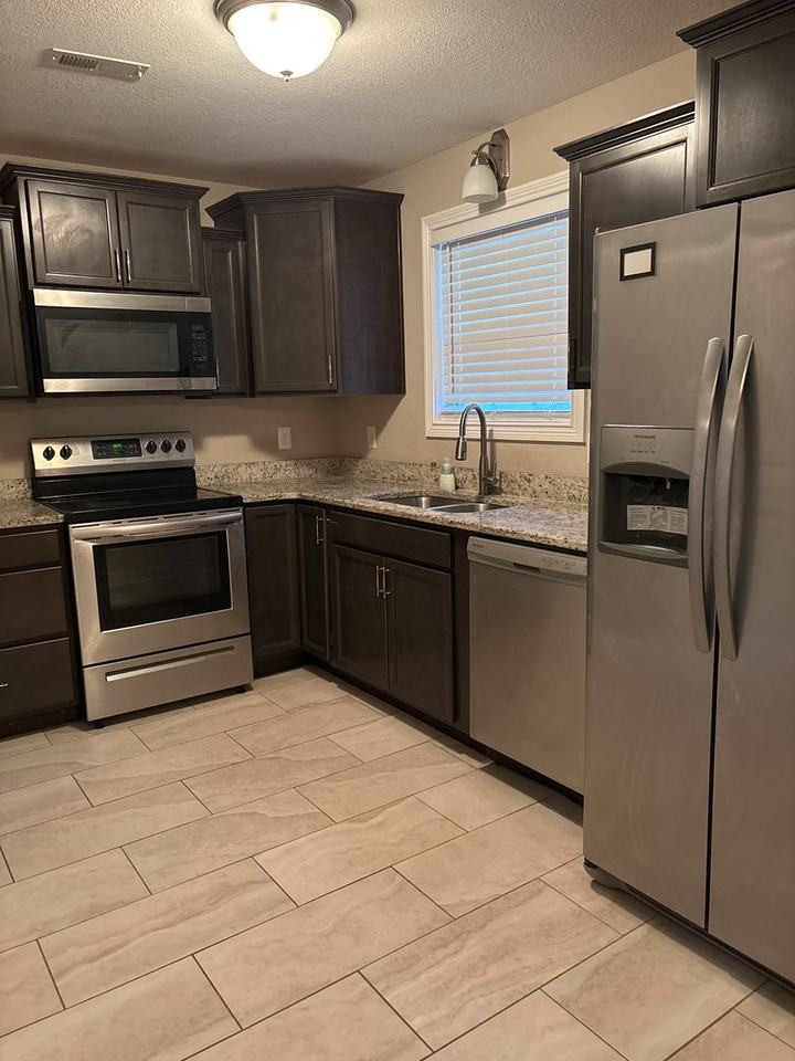 119 Ambridge St - Photo 4 of 12