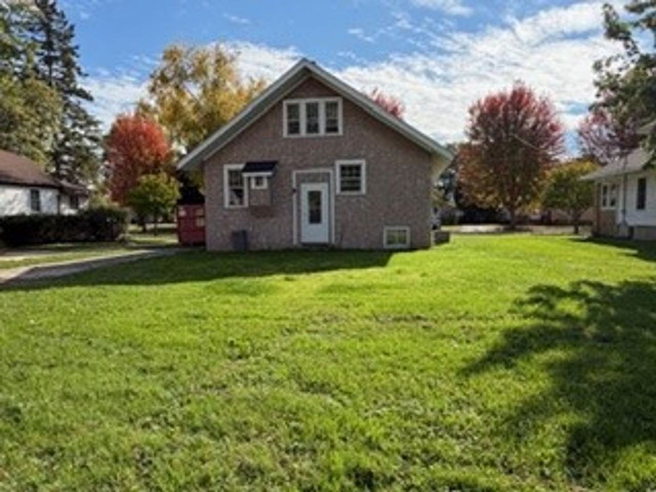 514 E Main St - Photo 2 of 7