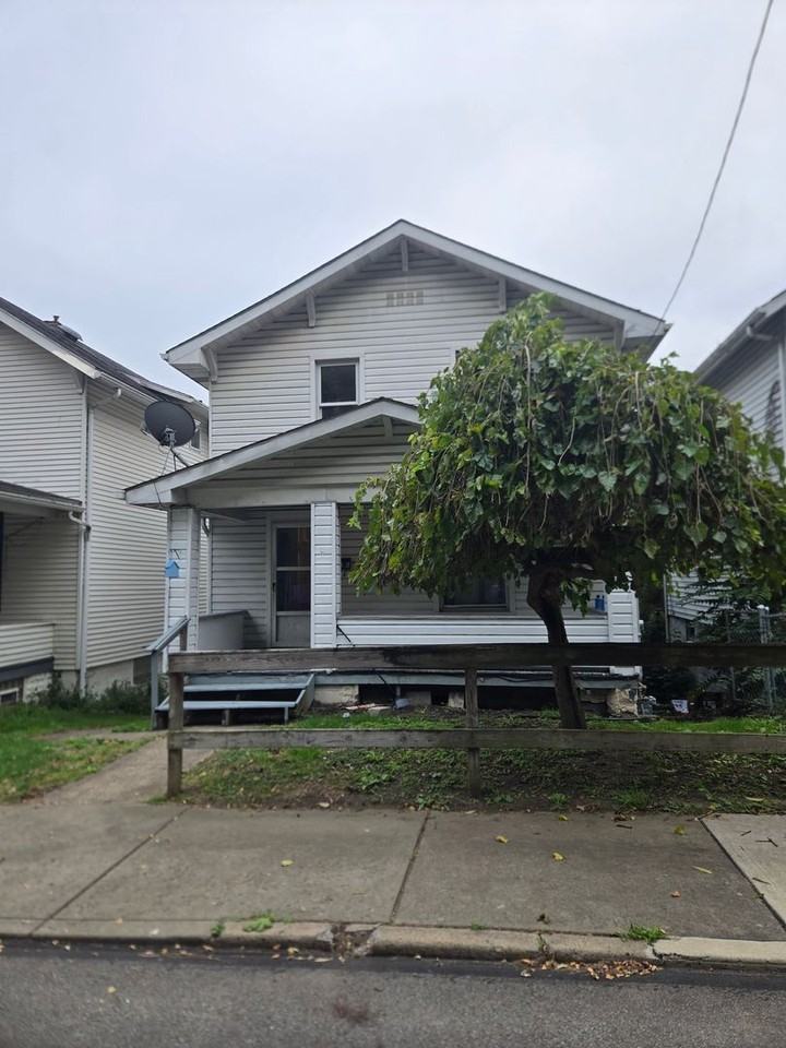1715 Woodmont Ave - Photo 2 of 11