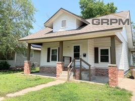 featured image of 404 E 12th Ave