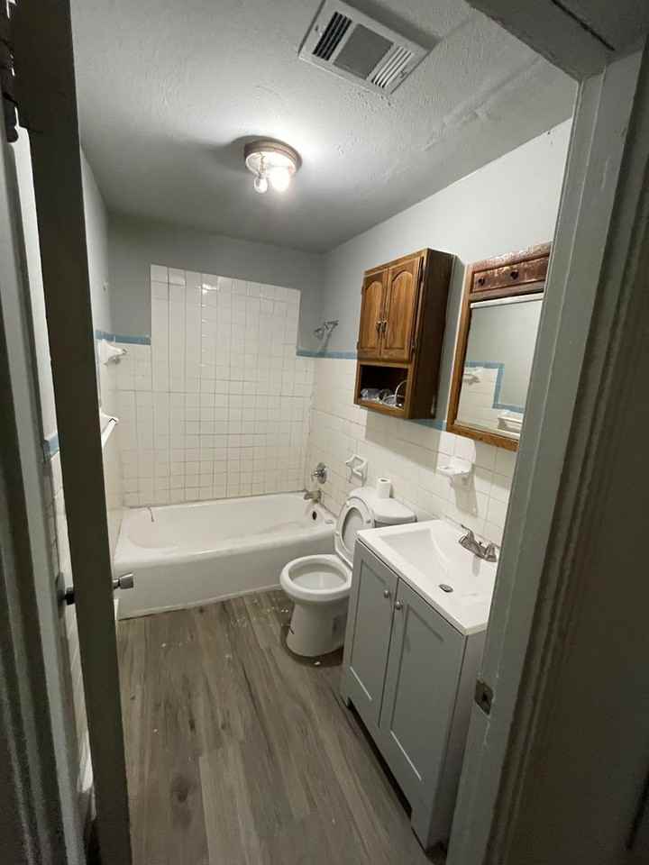 1303 83- 1303 West Warner - Photo 4 of 8